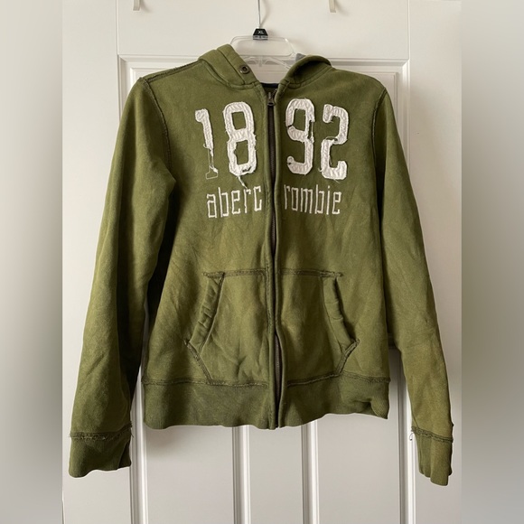 Abercrombie & Fitch Tops - Old school Abercrombie & Fitch Zip Up Hoodie (Olive Green)